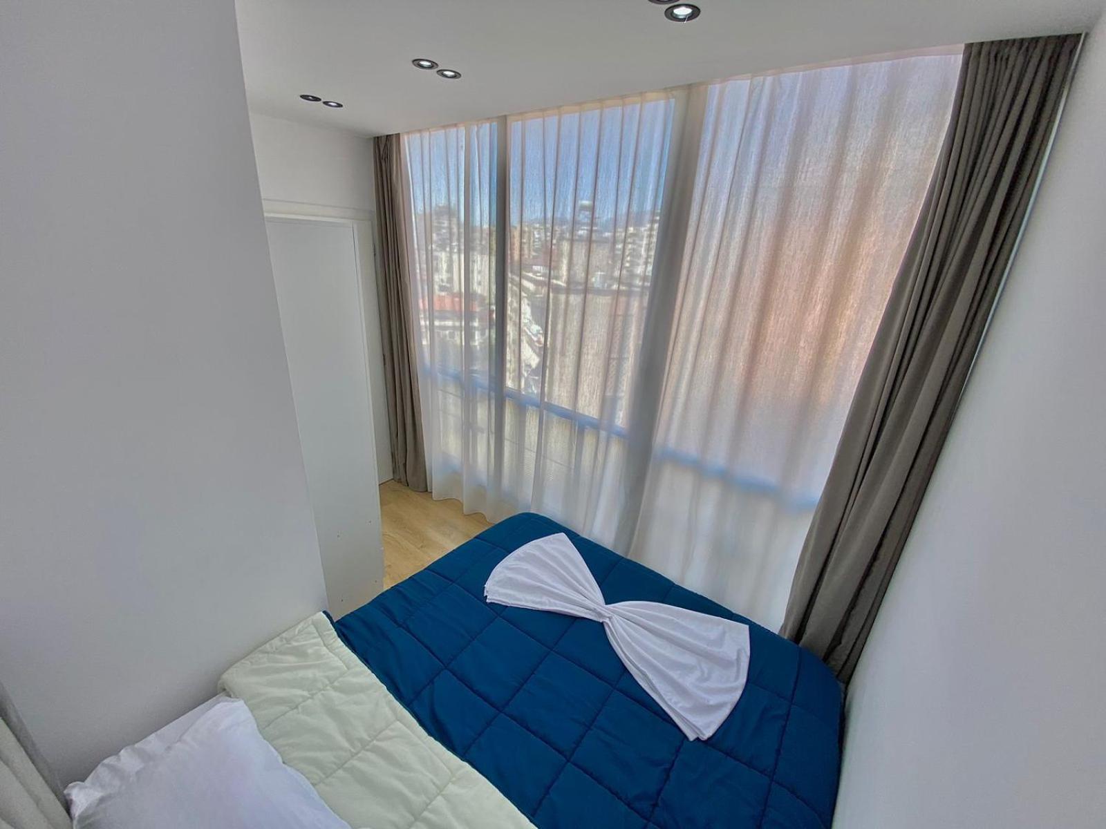 Mara Central Apartment 3 Tirana Exteriör bild