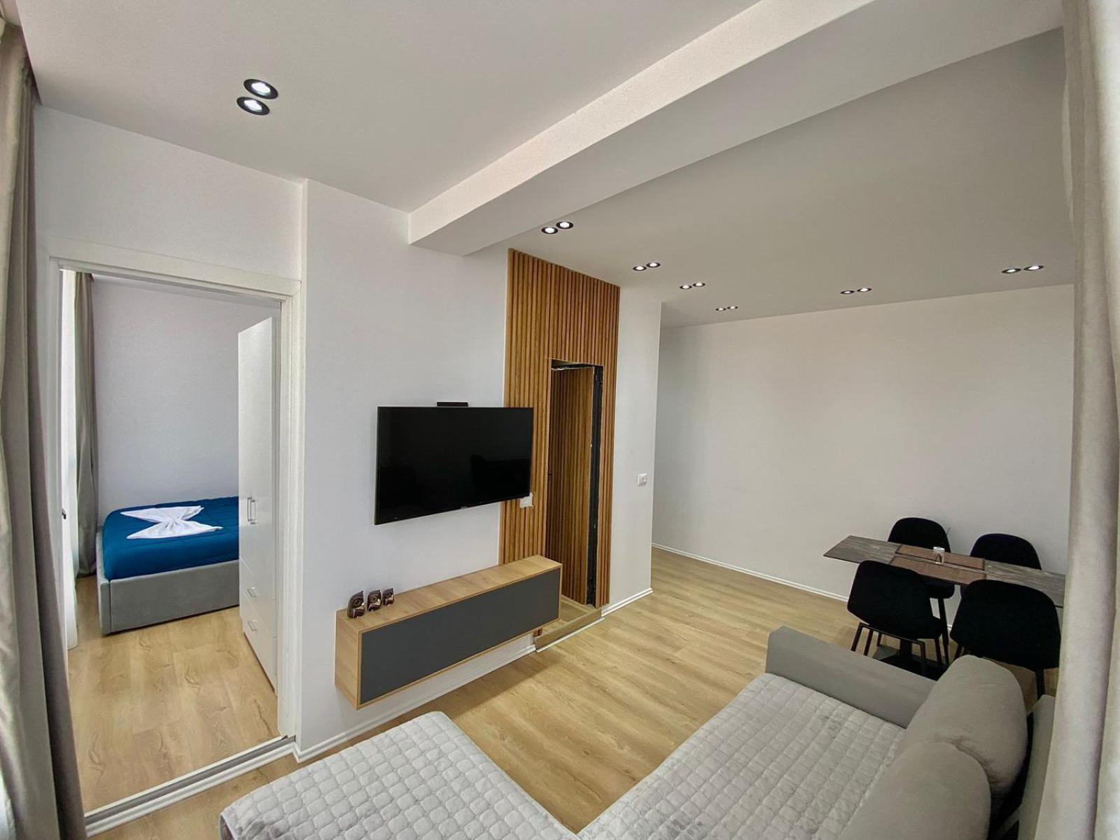 Mara Central Apartment 3 Tirana Exteriör bild